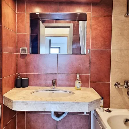 Front Door To The Gondola And Town Centre アパート *