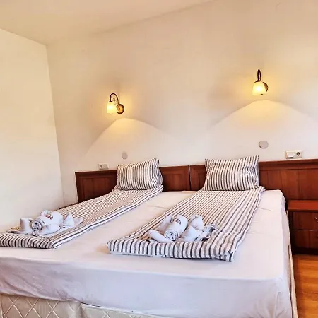 Front Door To The Gondola And Town Centre アパート バンスコ