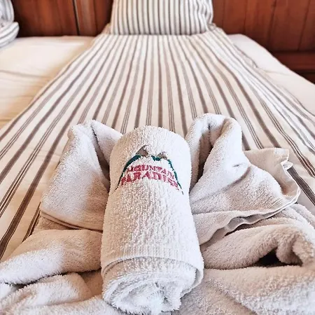 Front Door To The Gondola And Town Centre * バンスコ