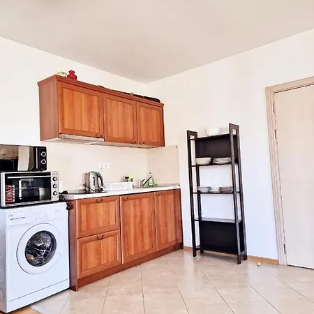 Front Door To The Gondola And Town Centre バンスコ