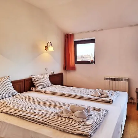 Apartman Front Door To The Gondola And Town Centre *
