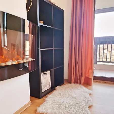 Front Door To The Gondola And Town Centre *