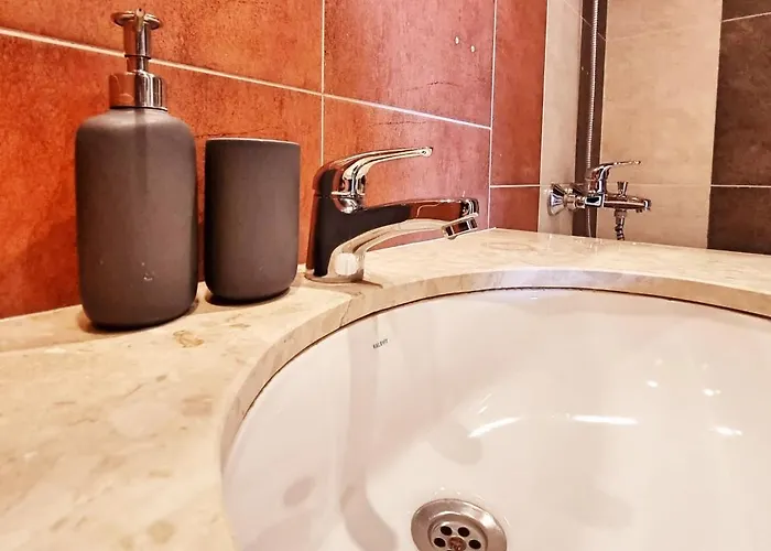 Apartman Front Door To The Gondola And Town Centre *