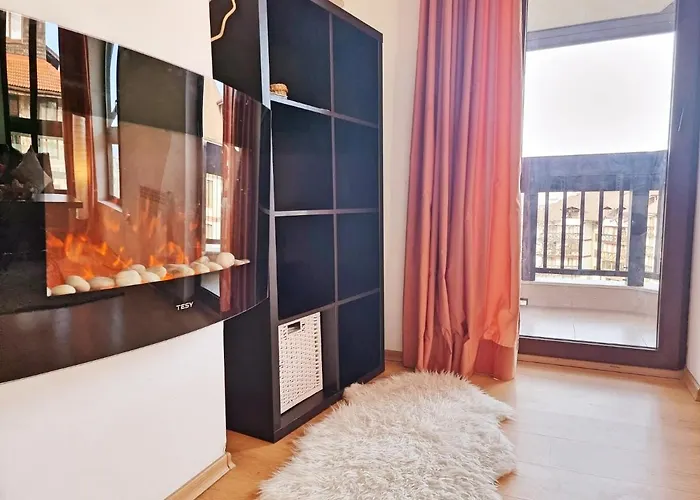 Front Door To The Gondola And Town Centre *