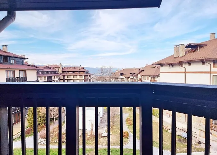 Apartman Front Door To The Gondola And Town Centre *