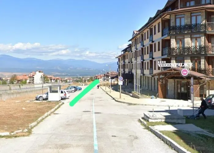 Apartment Front Door To The Gondola And Town Centre