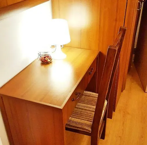 Apartment Front Door To The Gondola And Town Centre *