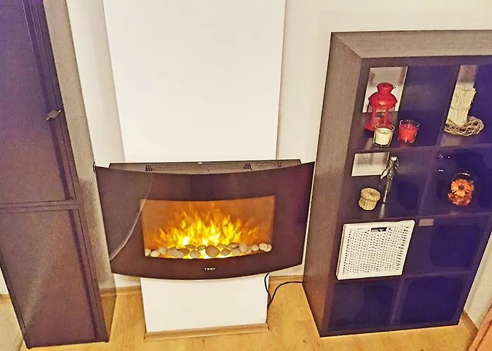 Apartment Front Door To The Gondola And Town Centre